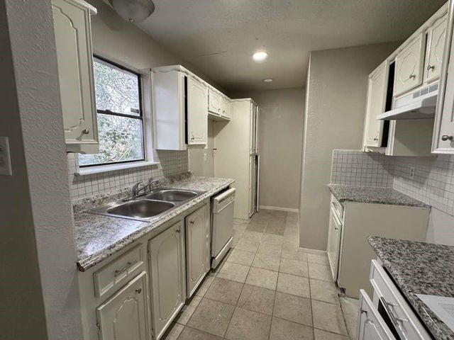 5919 Woodview Drive, Houston, TX 77396