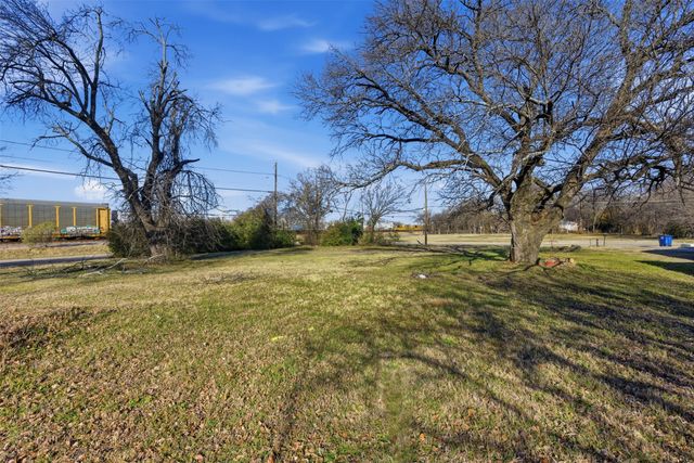 8240 Carbondale Street, Dallas, TX 75216