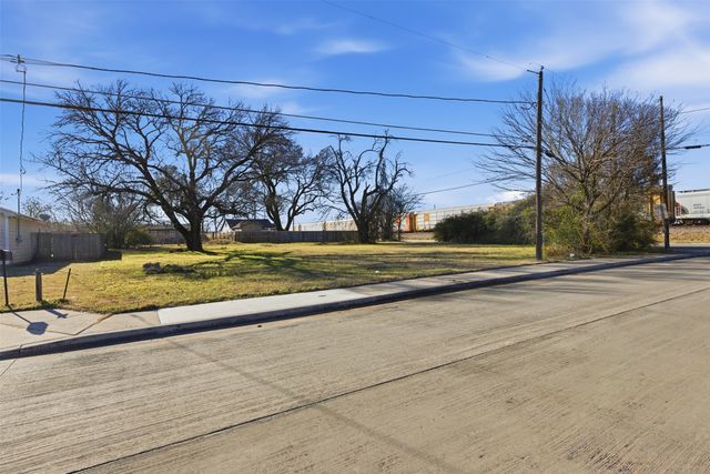 8240 Carbondale Street, Dallas, TX 75216