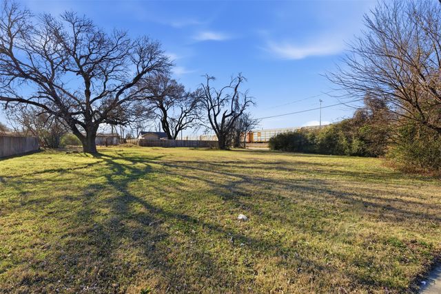 8240 Carbondale Street, Dallas, TX 75216