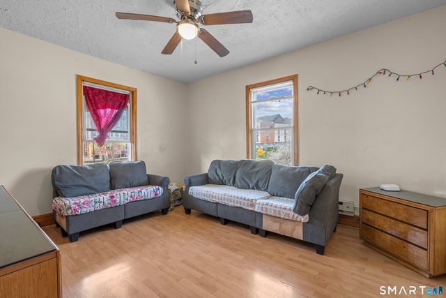 15 Jubilee Street, New Britain, CT 06051