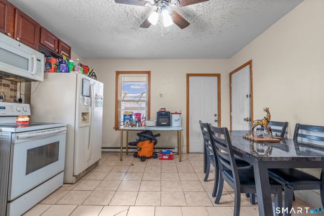 15 Jubilee Street, New Britain, CT 06051