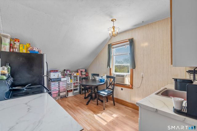 15 Jubilee Street, New Britain, CT 06051