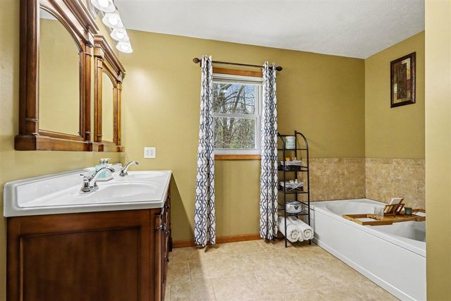 2828 W F Avenue, Kalamazoo, MI 49009