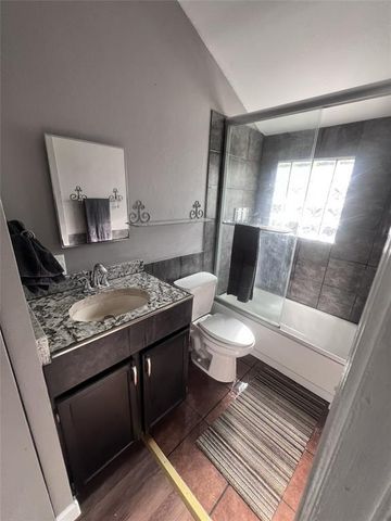 1000 E 53rd ST B, Austin, TX 78751