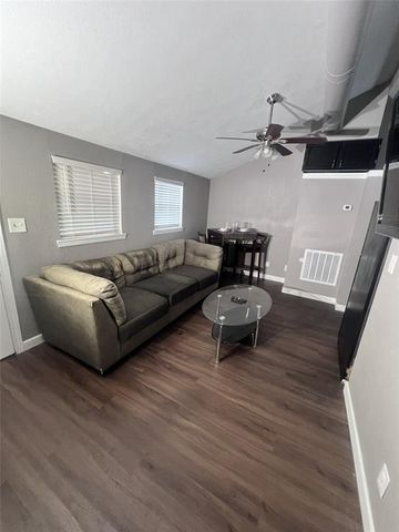 1000 E 53rd ST B, Austin, TX 78751