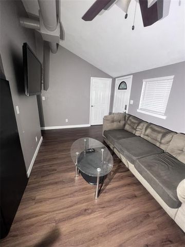 1000 E 53rd ST B, Austin, TX 78751