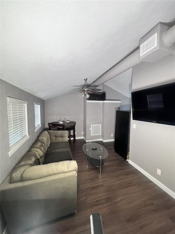 1000 E 53rd ST B, Austin, TX 78751