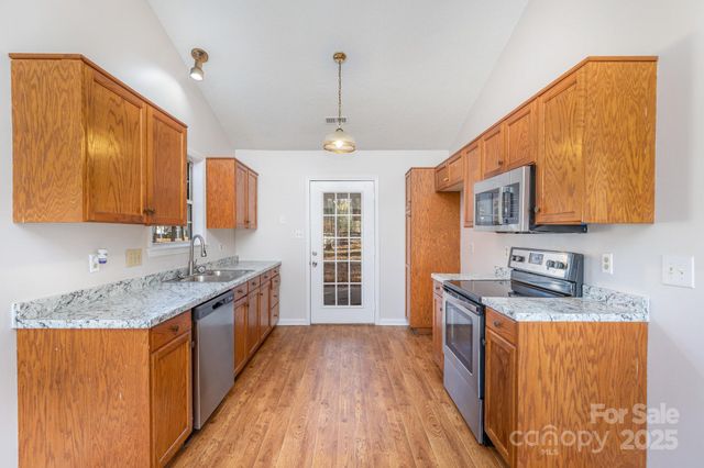 6104 Steelewood Place, Charlotte, NC 28269