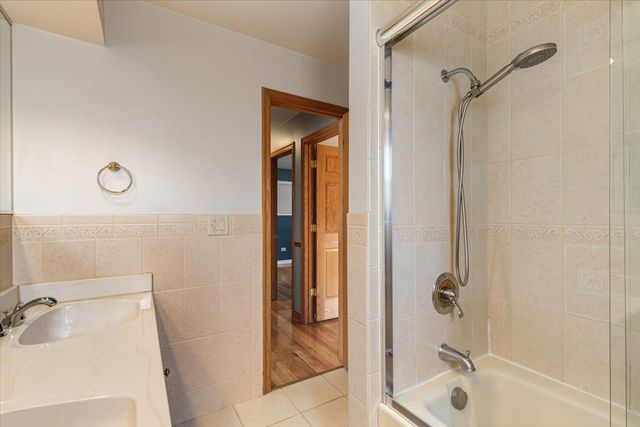 8233 W Maple Avenue, Norridge, IL 60706