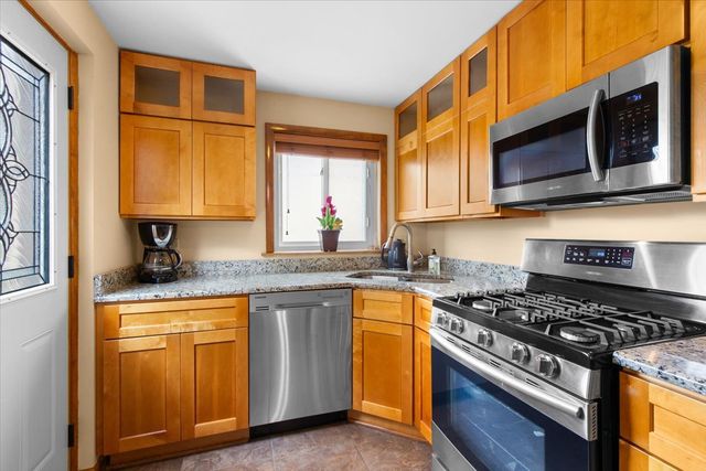 8233 W Maple Avenue, Norridge, IL 60706
