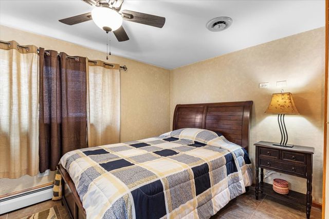 8233 W Maple Avenue, Norridge, IL 60706