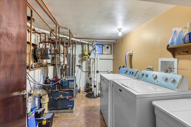 8233 W Maple Avenue, Norridge, IL 60706
