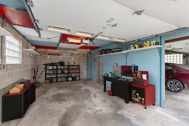 8233 W Maple Avenue, Norridge, IL 60706