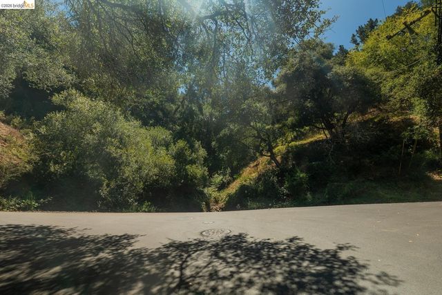 6488 Westover DR, Oakland, CA 94611