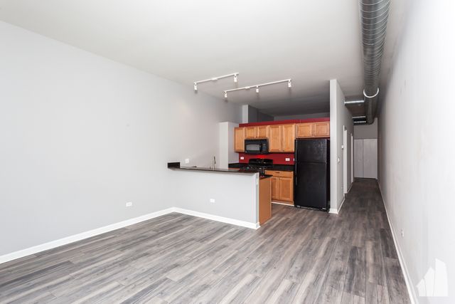 950 W Leland Avenue 304, Chicago, IL 60640