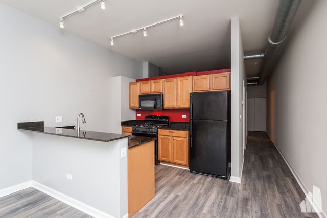 950 W Leland Avenue 304, Chicago, IL 60640