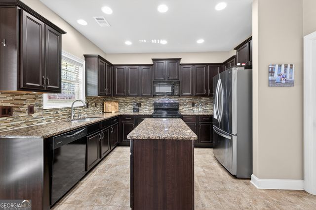 65 Kimberly Way, Hull, GA 30646