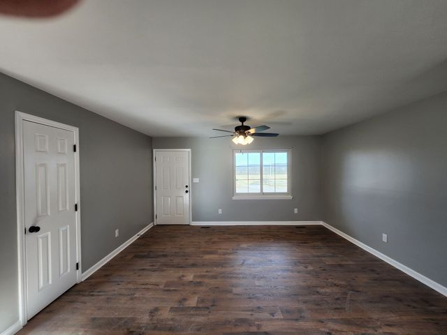 1715 Vales Mill Rd, Pulaski, TN 38478