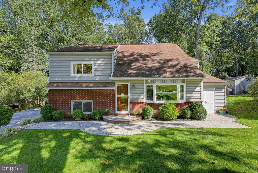 28 SUNSET DR, PAOLI, PA 19301 — exterior