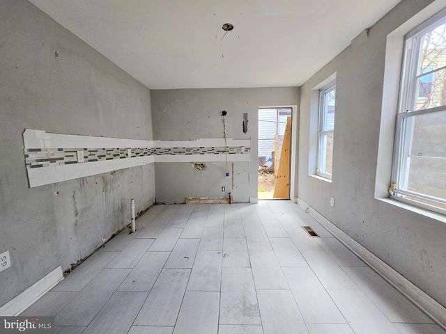 1721 N LECOUNT ST, Philadelphia, PA 19121