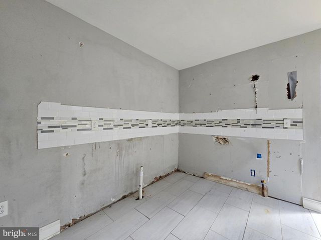 1721 N LECOUNT ST, Philadelphia, PA 19121