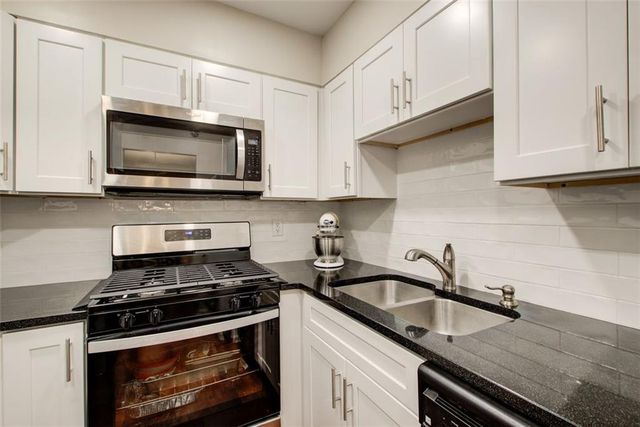 2479 Peachtree Road NE 304, Atlanta, GA 30305