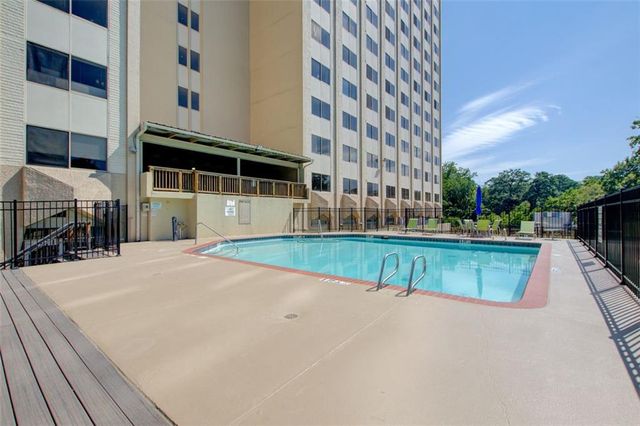 2479 Peachtree Road NE 304, Atlanta, GA 30305