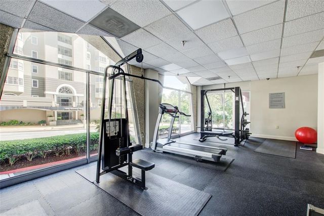 2479 Peachtree Road NE 304, Atlanta, GA 30305