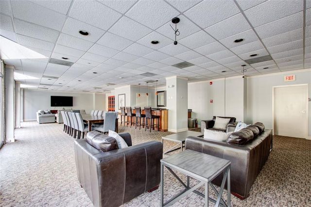 2479 Peachtree Road NE 304, Atlanta, GA 30305
