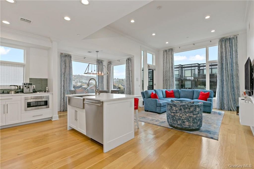 45 Hudson View Way Way 400, Tarrytown, NY 10591 — exterior