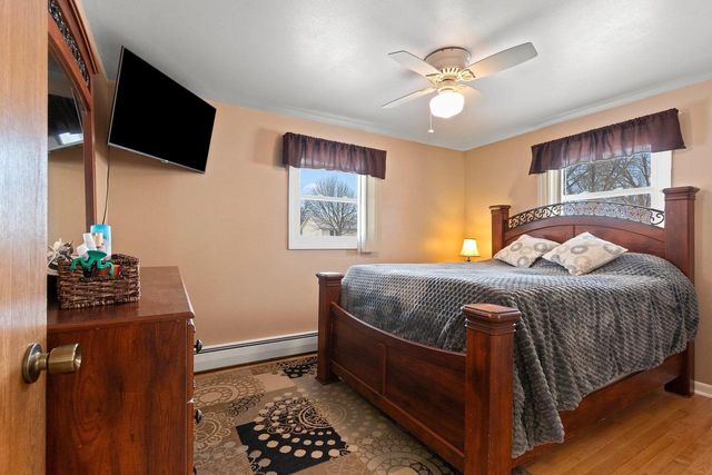 315 JOHNSON STREET, Pulaski, WI 54162