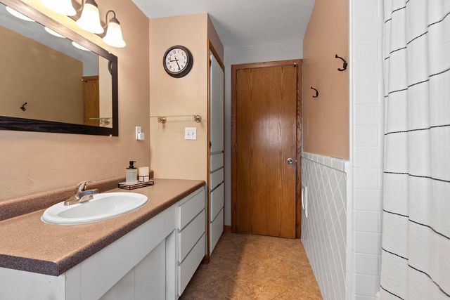 315 JOHNSON STREET, Pulaski, WI 54162