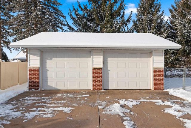 315 JOHNSON STREET, Pulaski, WI 54162