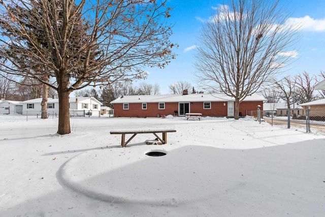 315 JOHNSON STREET, Pulaski, WI 54162