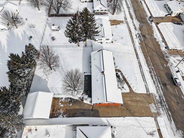 315 JOHNSON STREET, Pulaski, WI 54162