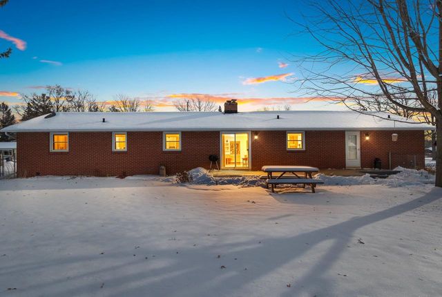 315 JOHNSON STREET, Pulaski, WI 54162