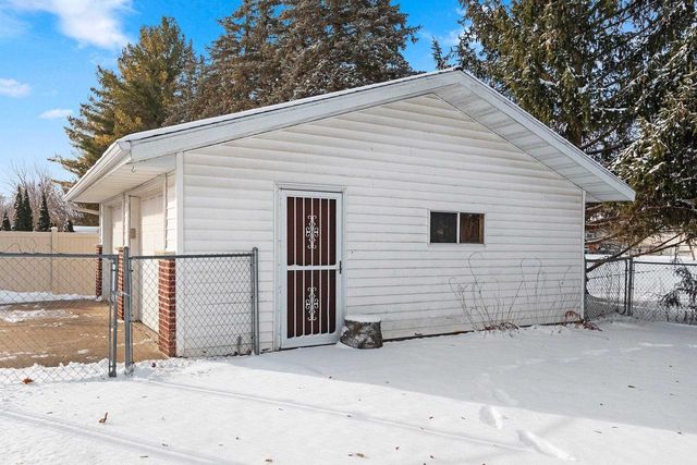 315 JOHNSON STREET, Pulaski, WI 54162