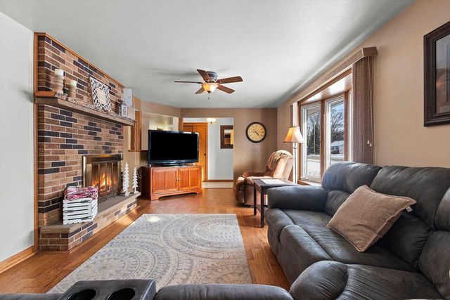 315 JOHNSON STREET, Pulaski, WI 54162