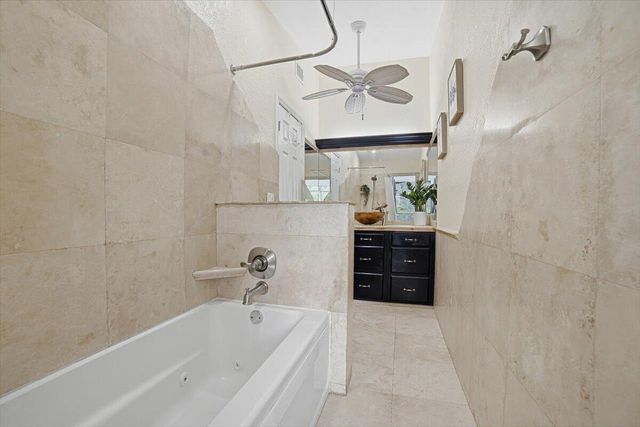 9642 NW 1ST Place, Coral Springs, FL 33071