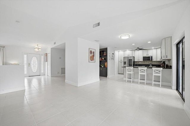 9642 NW 1ST Place, Coral Springs, FL 33071
