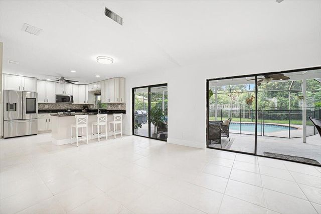 9642 NW 1ST Place, Coral Springs, FL 33071