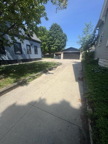 1118 S 60th STREET, West Allis, WI 53214