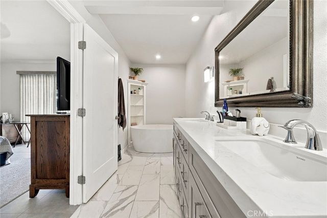 24382 Corta Cresta, Lake Forest, CA 92630
