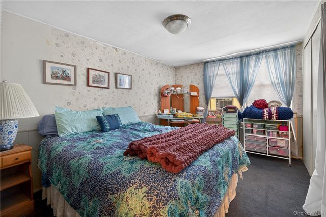 8 7th Street, Carle Place, NY 11514