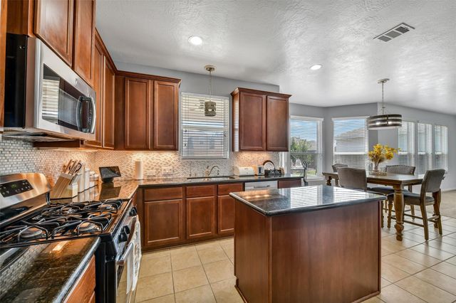 410 Havenstone Lane, La Marque, TX 77568