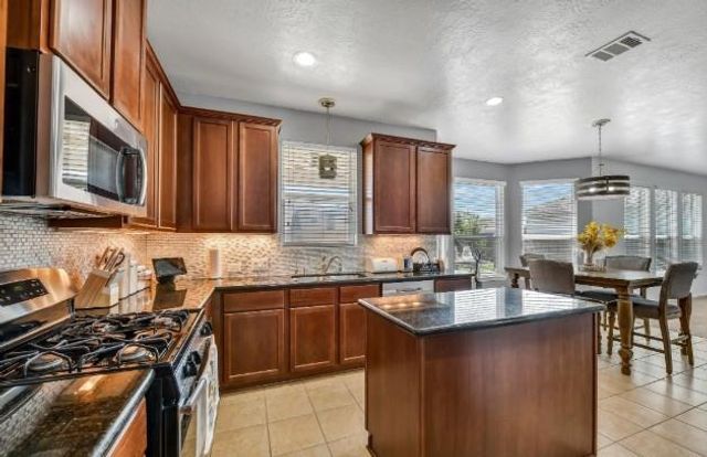 410 Havenstone Lane, La Marque, TX 77568