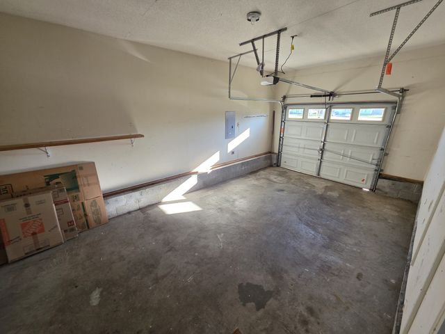 1238 Marla Dr, Clarksville, TN 37042