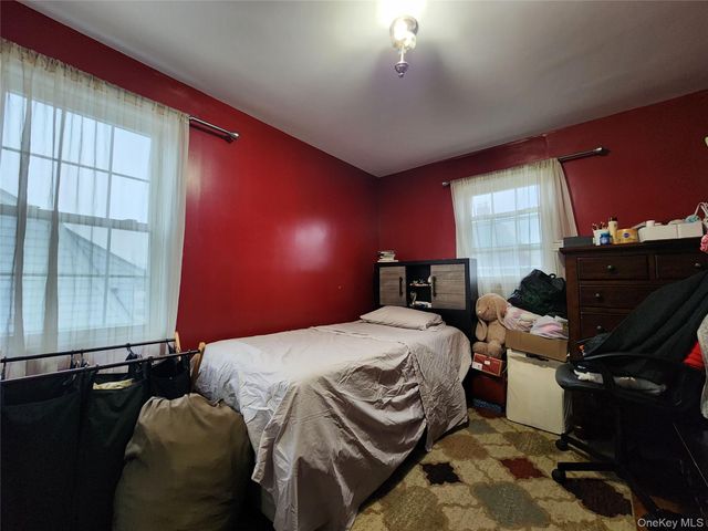 19614 104th Avenue, Saint Albans, NY 11412