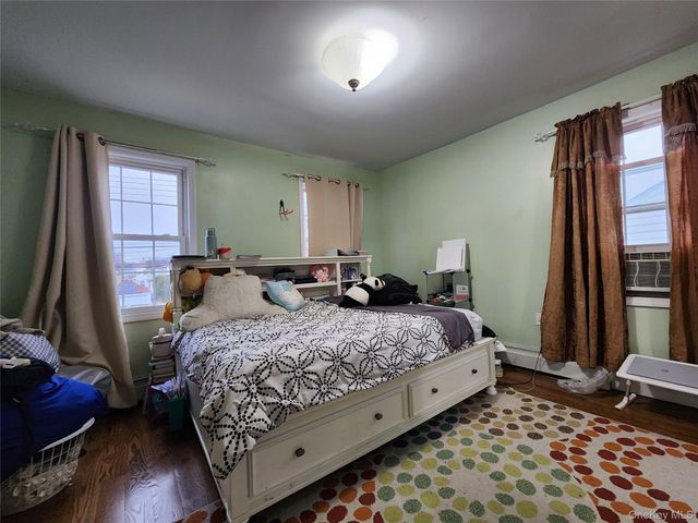 19614 104th Avenue, Saint Albans, NY 11412